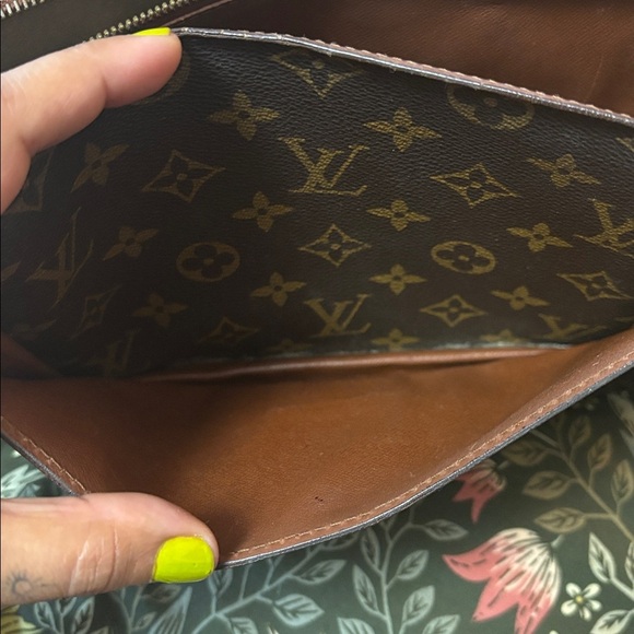 Louis Vuitton Monceau crossbody bag - Picture 9 of 13